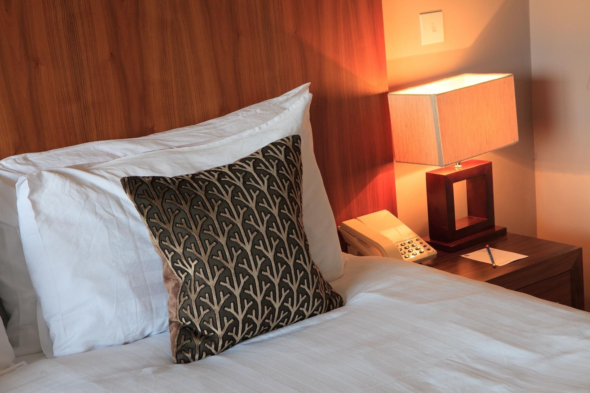 Best Western Plus Centurion Hotel Midsomer Norton Exteriör bild